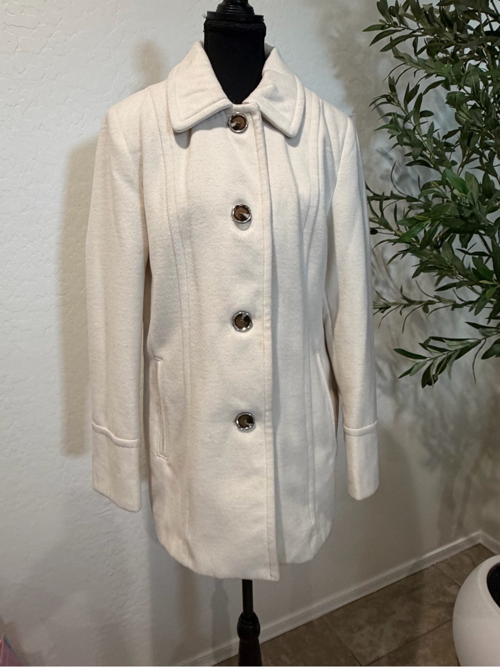 Liz Claiborne Coats Cream Size Large